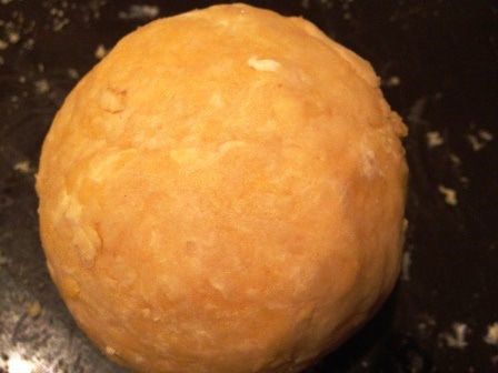 Тающие треугольнички с сыром, маком и кунжутом