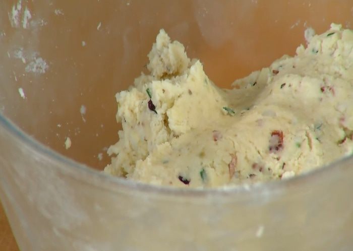 Картофельное печенье с сыром и грудинкой 