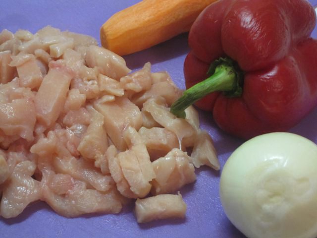 Соба с курицей и овощами