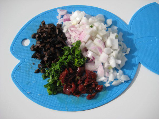 Мясной рулет по-средиземноморски