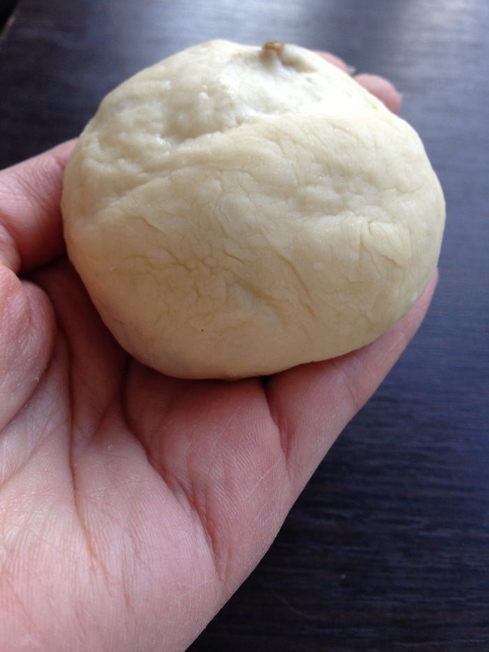Сдобные булочки с изюмом