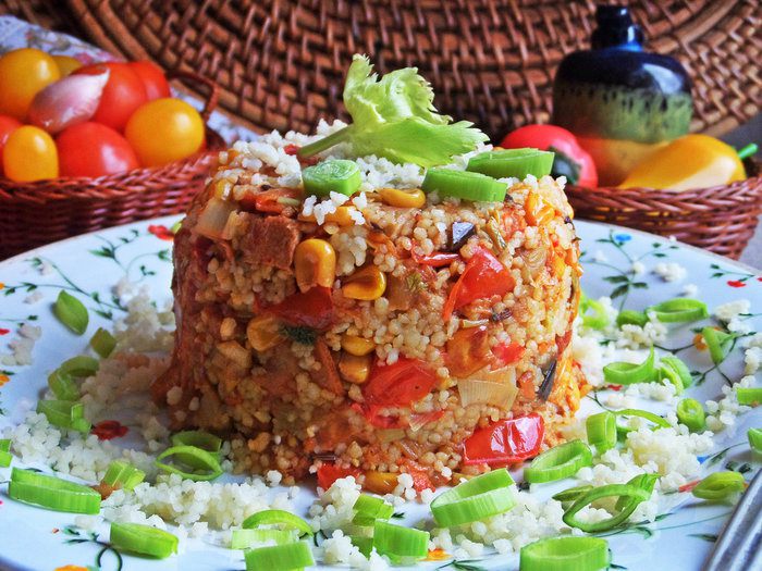 Кускус с овощами и ветчиной