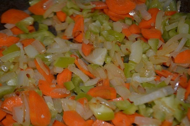 Куриная грудка с овощами в сливочном соусе