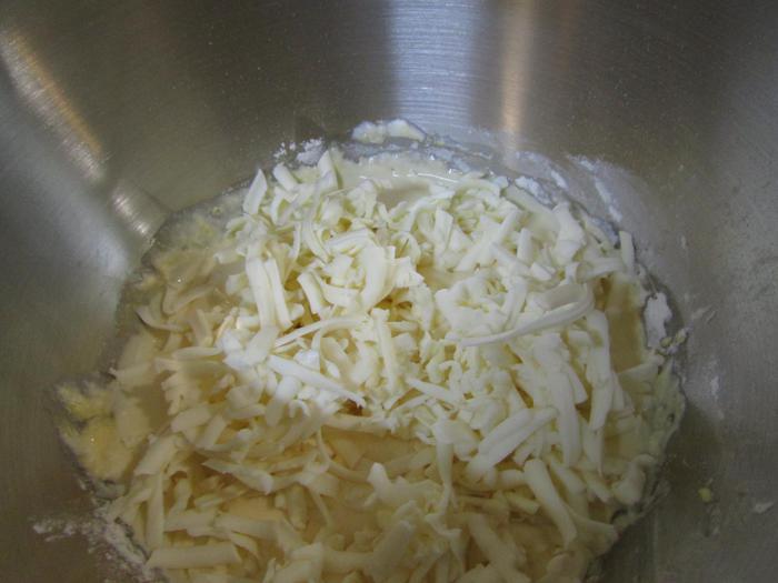 Праздничный сырный рулет с курицей