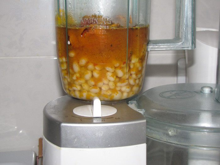 Морковный суп с белой фасолью