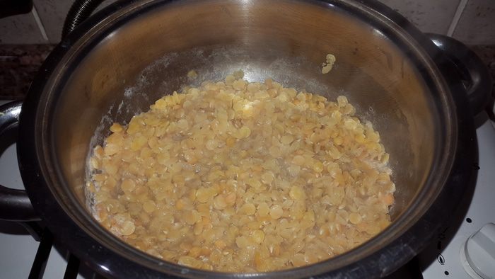 Запеканка из чечевицы с кабачком и сыром.