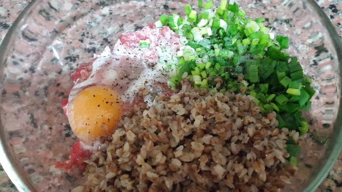 Мясные котлеты с гречкой и кабачковое пюре
