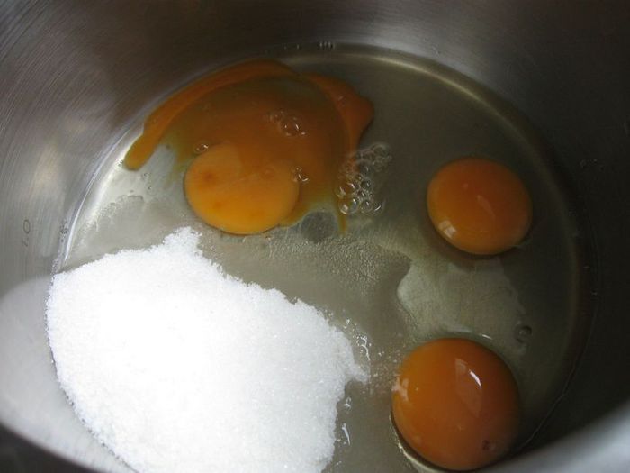 Пирог со сливами