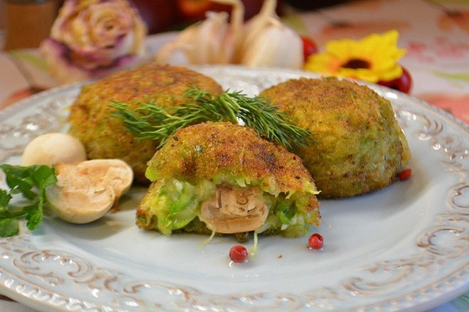 Кабачковые крокеты, фаршированные грибами