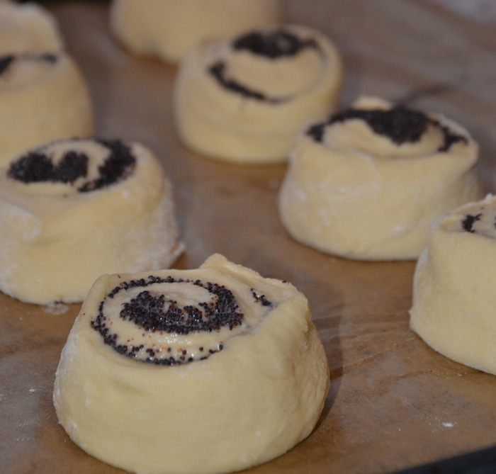 Дрожжевые булочки с маком