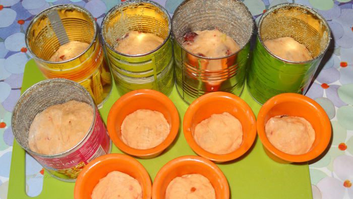 Кулич с вяленой вишней и кедровыми орешками