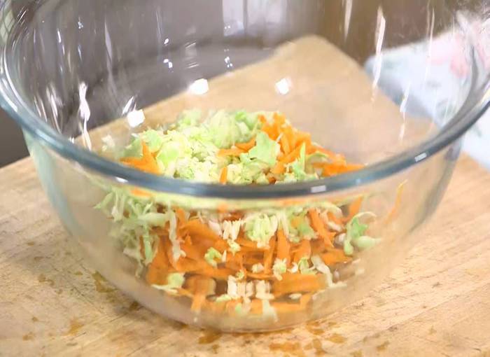 Тортильи с курицей, овощами и домашним майонезом 