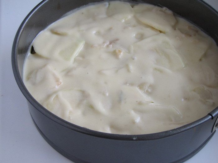 Грушево-яблочный пирог с карамелью