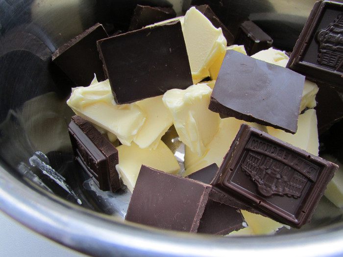 Шоколадная колбаска