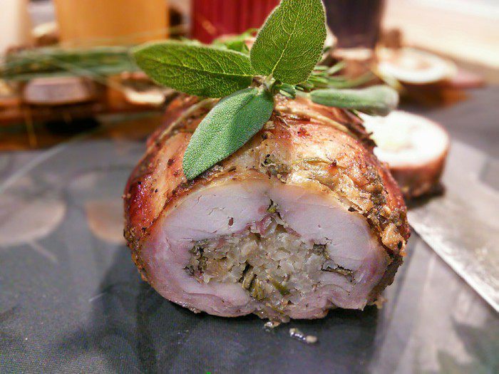 Седло кролика, фаршированное ароматным рисом