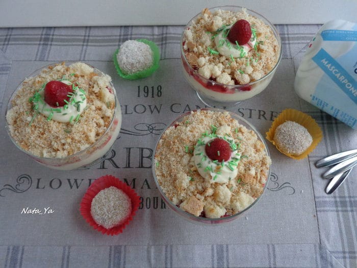 Королевский десерт с маскарпоне на скорую руку (плюс конфетки бонусом)