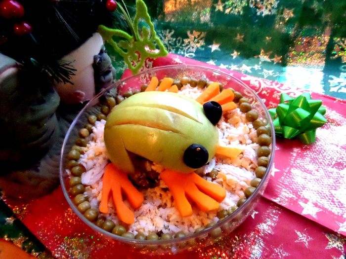 Лягушка из яблока - талисман на удачу