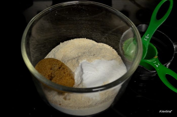 Кекс с семенами и орехами