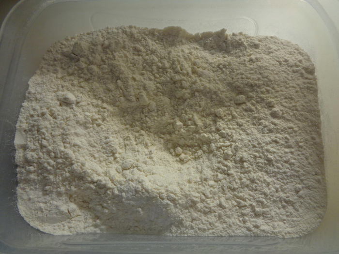 Сахарное печенье с курдом из ревеня, глазированное помадкой