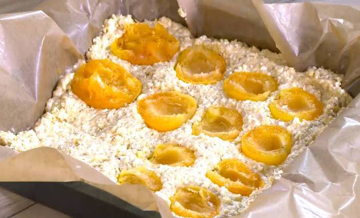 Миндально-творожный пирог с абрикосами 