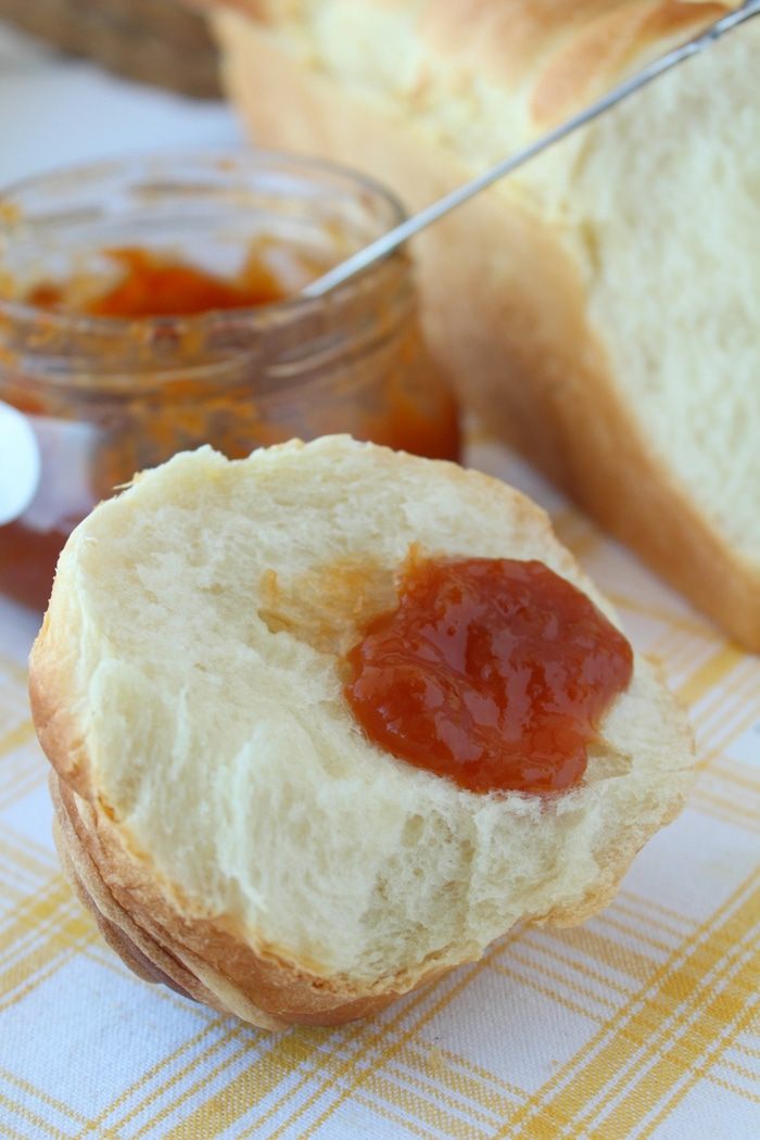 Сдобный хлеб с узором