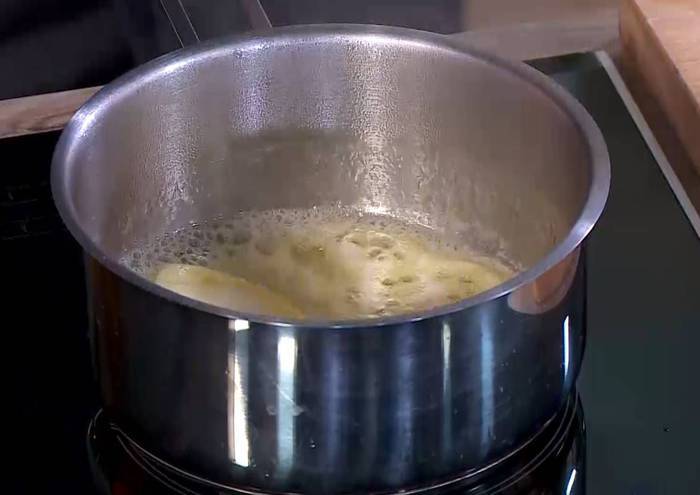 Марципановые маффины с курагой 