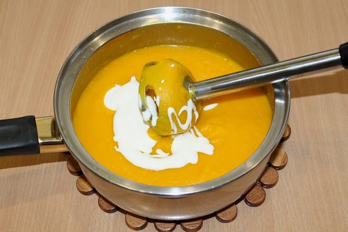 Тыквенный суп с апельсином и креветками