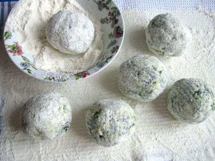 Клецки со шпинатом и сыром