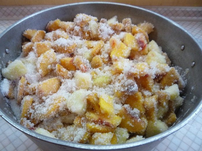 Ароматное яблочно-персиковое варенье