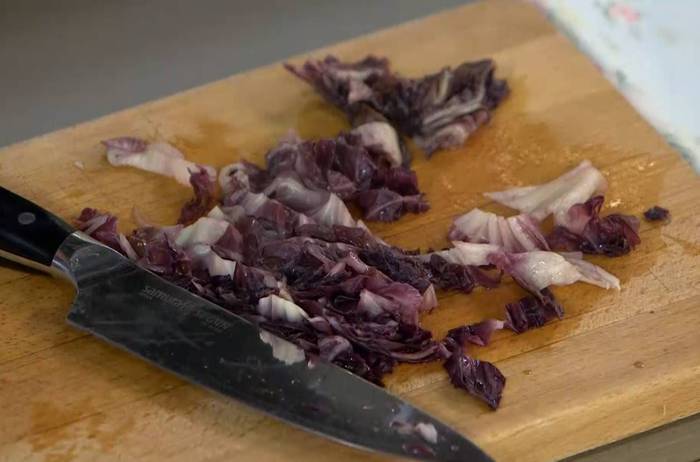Паста с радиккио, орехами и сыром 