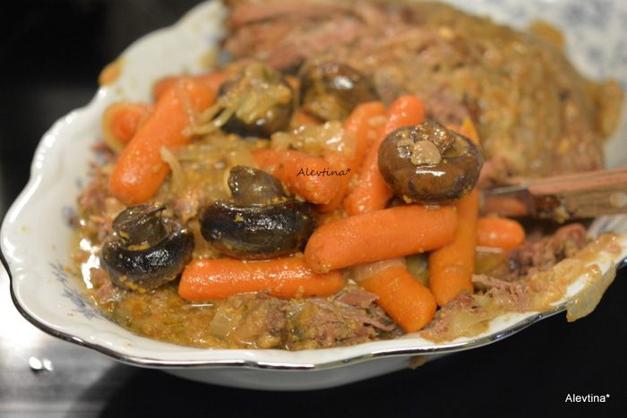 Жаркое из говядины с грибами