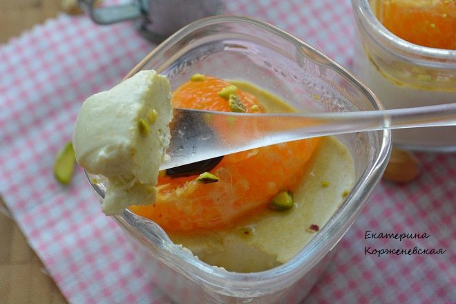 Фисташковая панна котта с мандаринами