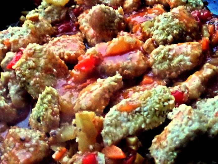 Курица с овощами и ананасом к рису