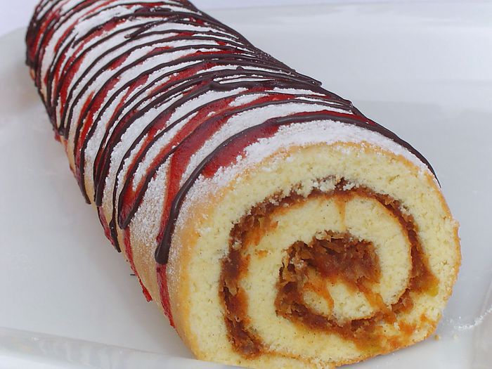 Яблочный рулет