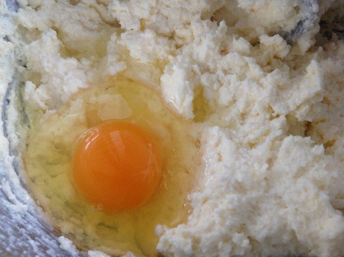 Рождественский творожный кекс с сухофруктами и апельсиновым ароматом