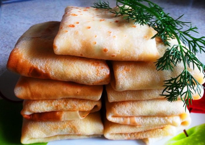 Блинчики с копченым окороком и вареным яйцом