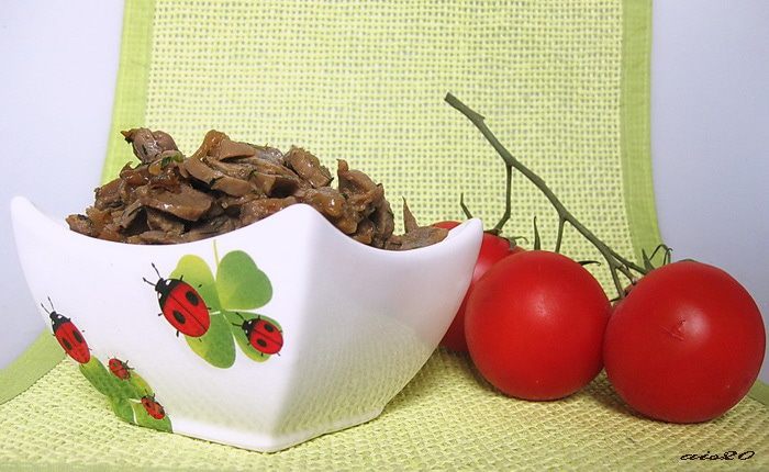 Куриные пупочки, обжаренные в соевом соусе