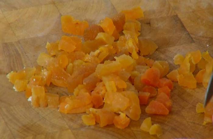 Булочки с курагой и имбирным вареньем