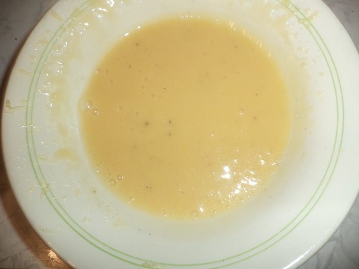 Салат с сыром, копченой ветчиной и домашним майонезом