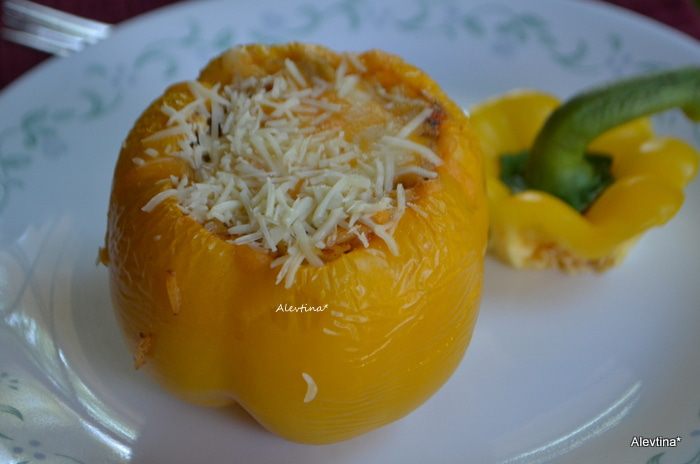 Фаршированные сладкие перцы с итальянской  пастой орзо 