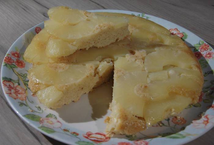 Пирог с консервированным ананасом 