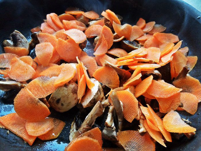 Праздничный салат с пастой