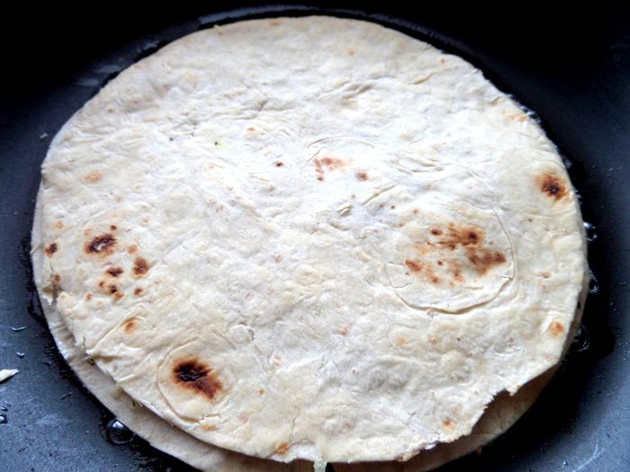 Торт из лосося с прослойкой из хачапури