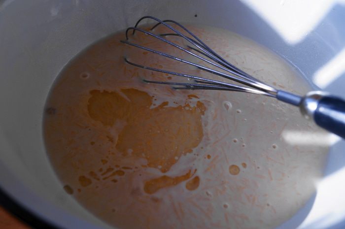 Дрожжевые блинчики с сыром