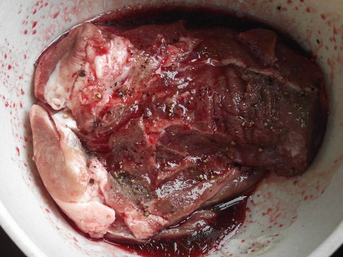 Телятина в вишневом маринаде