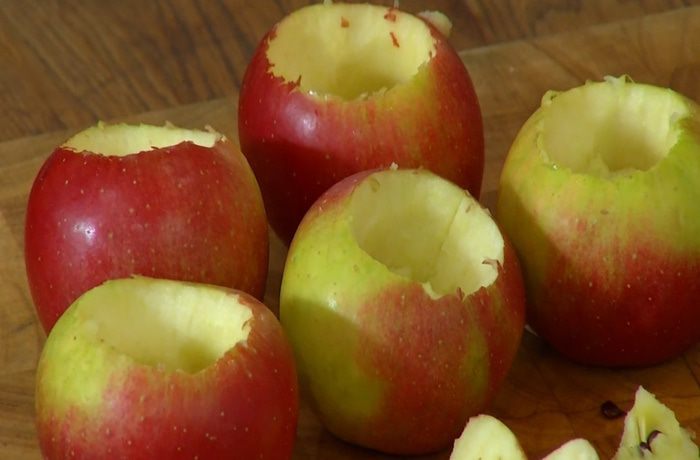 Яблоки, фаршированные телятиной