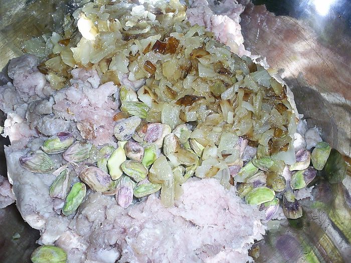 Комбинированный террин с маринованной курочкой и фисташками