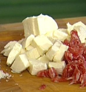 Пирог из пенне с баклажанами