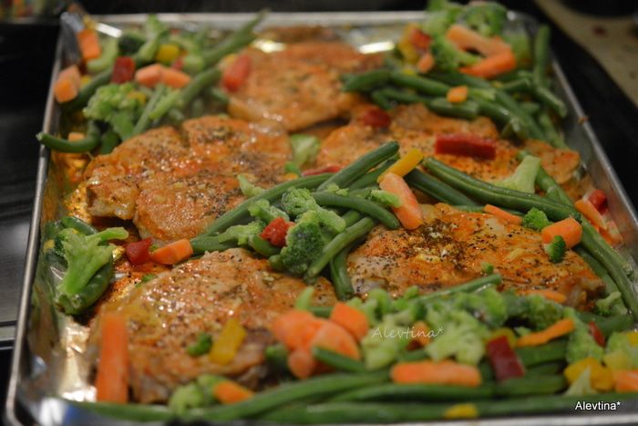 Свинина с зеленой фасолью и овощами