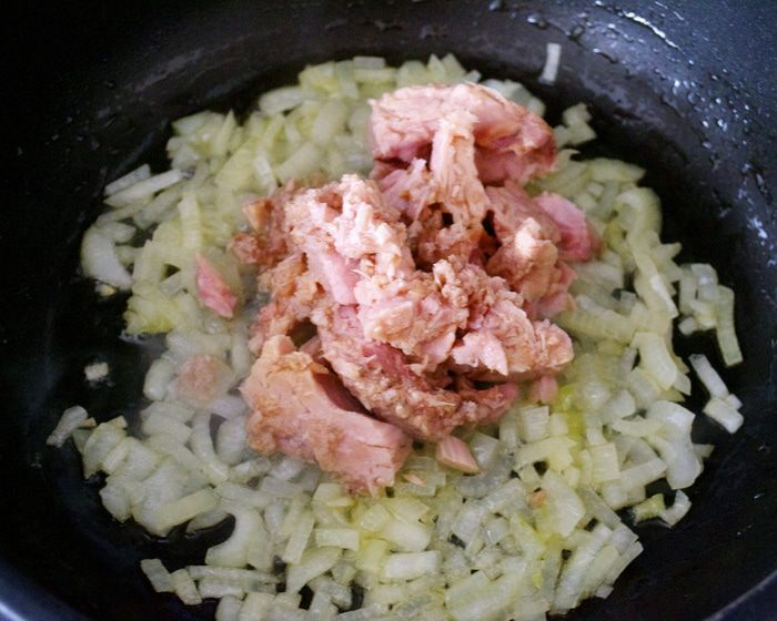 Макароны с тунцовым соусом 